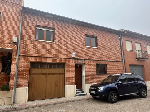 Chalet adosado en calle soledad, Nava del Rey