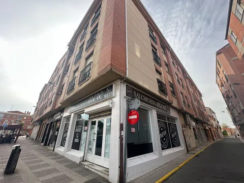 Local comercial en plaza del carmen, Medina del Campo